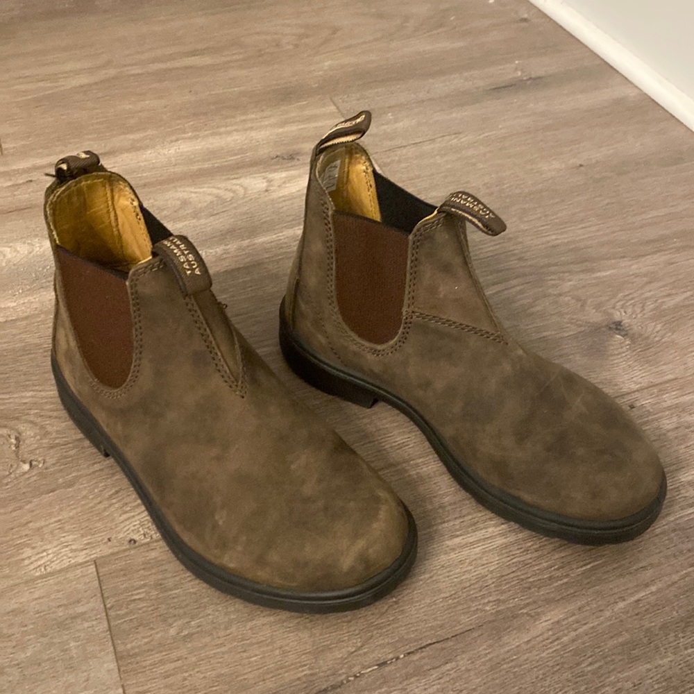 Super cute Blundstone boots, worn twice